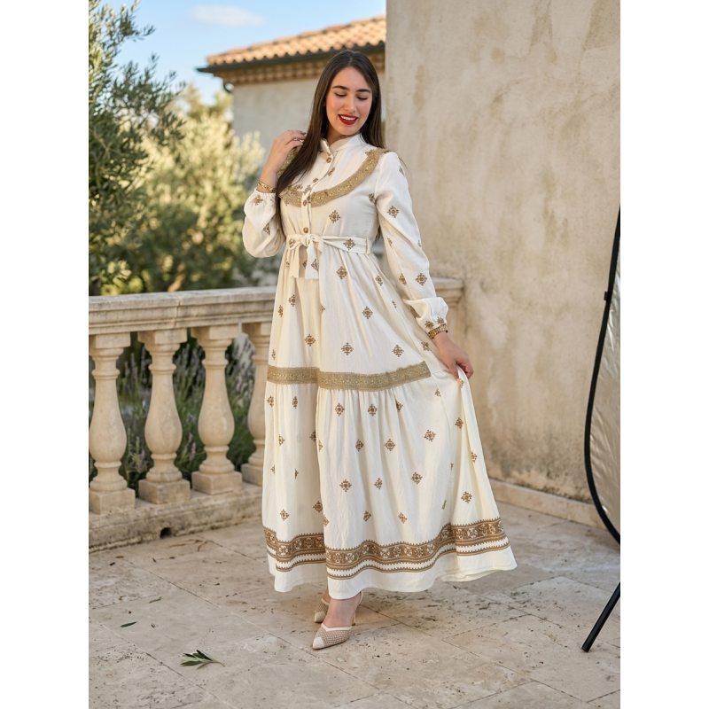 Robe Longue Bohème Chic Blanche avec dentelle et Ceinture - Tenue Femme Élégante