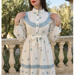 Robe Longue Bohème Chic Blanche avec dentelle et Ceinture - Tenue Femme Élégante