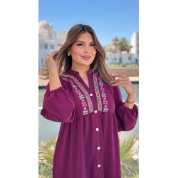 Robe longue avec bouton en...